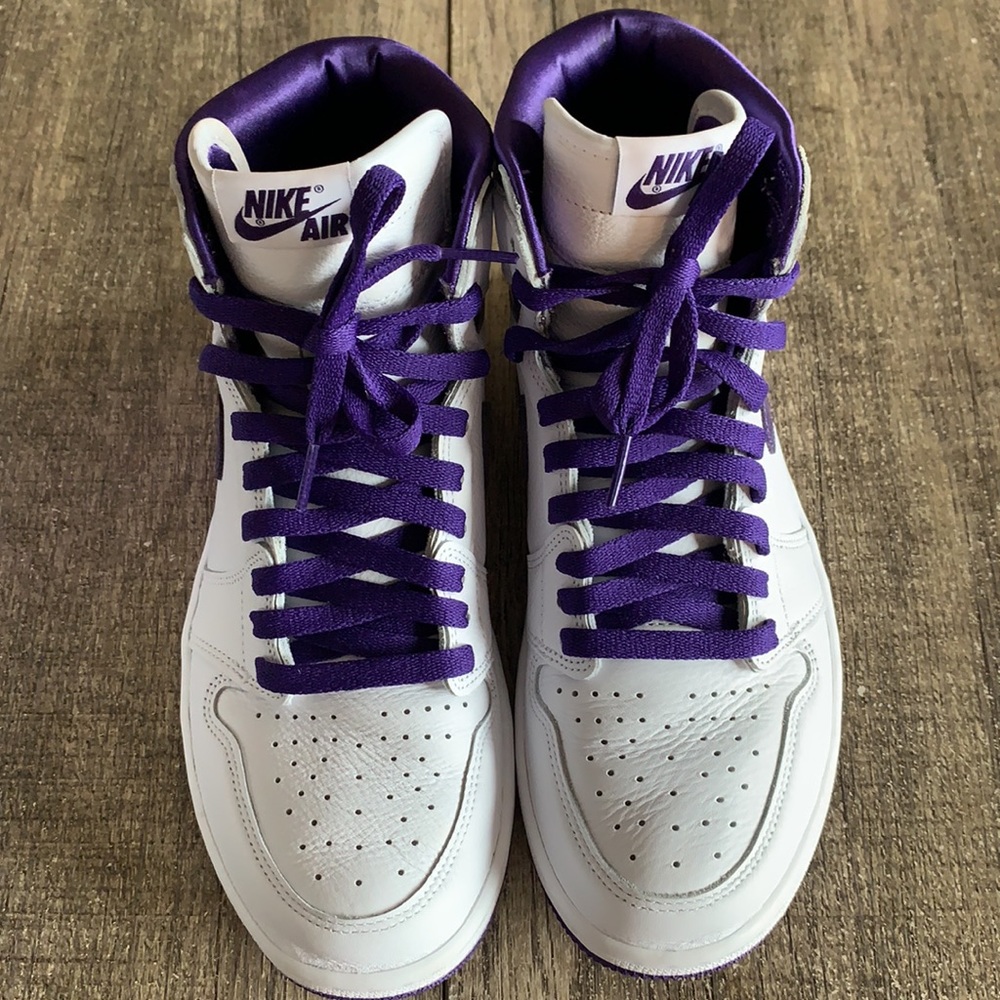 Nike women’s Jordan 1 high OG Court Purple - Picture 4 of 11